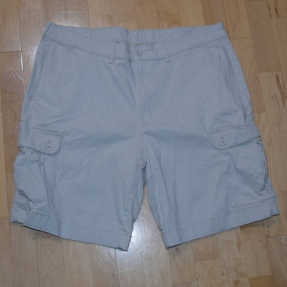 ST. JOHN'S BAY Men's Sz 40 Cargo Shorts - EXCELLENT . - Picture 1 of 6